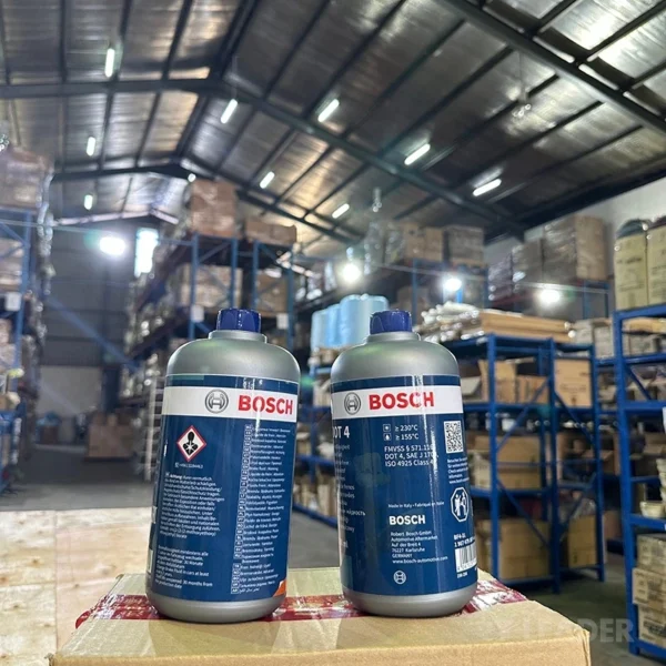 Bosch DOT4 brake fluid car brake fluid universal type 1Liter Super brake fluid brake fluid upgraded version